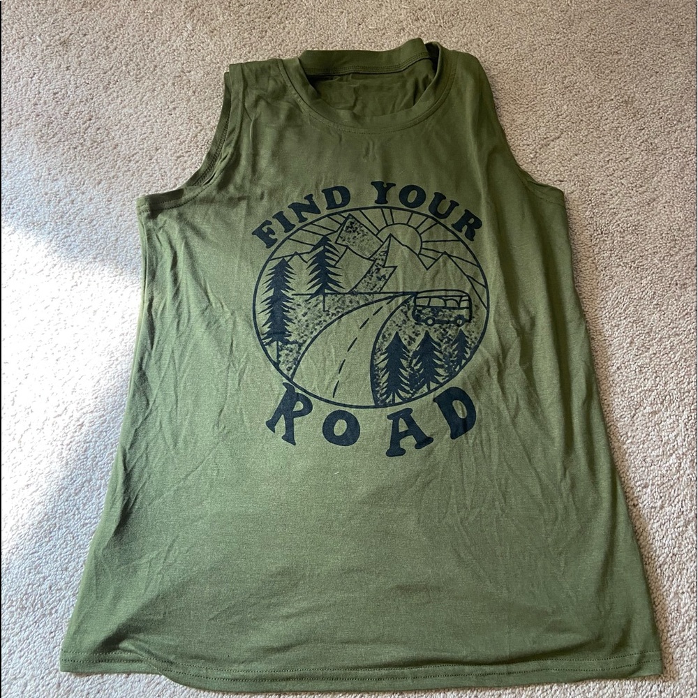 Cute tank top only worn a couple times
